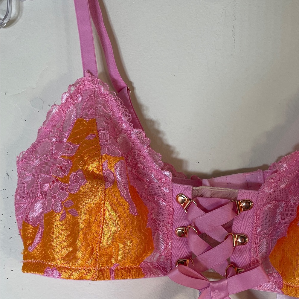 Savage X Fenty Pink and Orange Lace’d Up Bralette. Large. NWT. - Picture 7 of 10